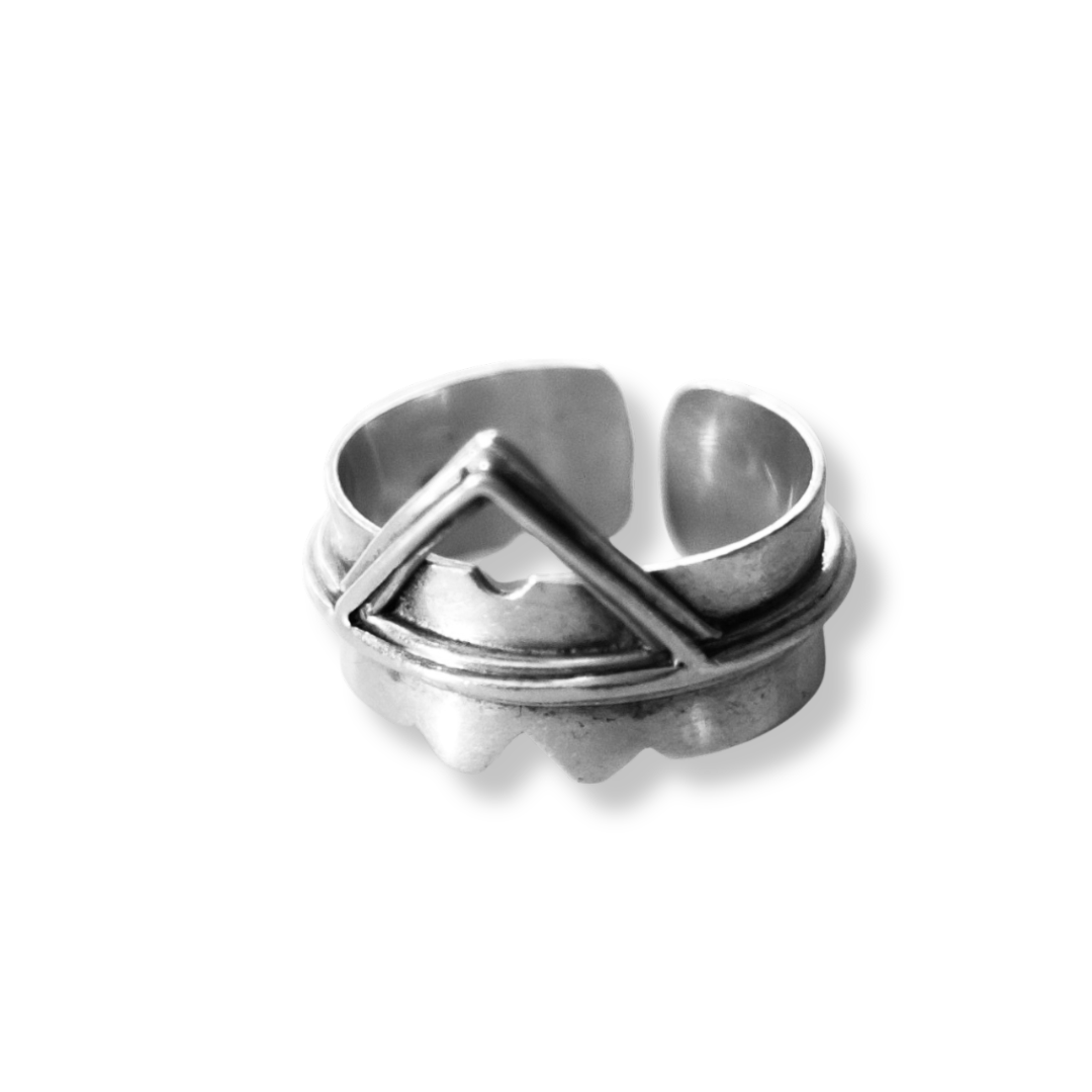 Pyramid Ring